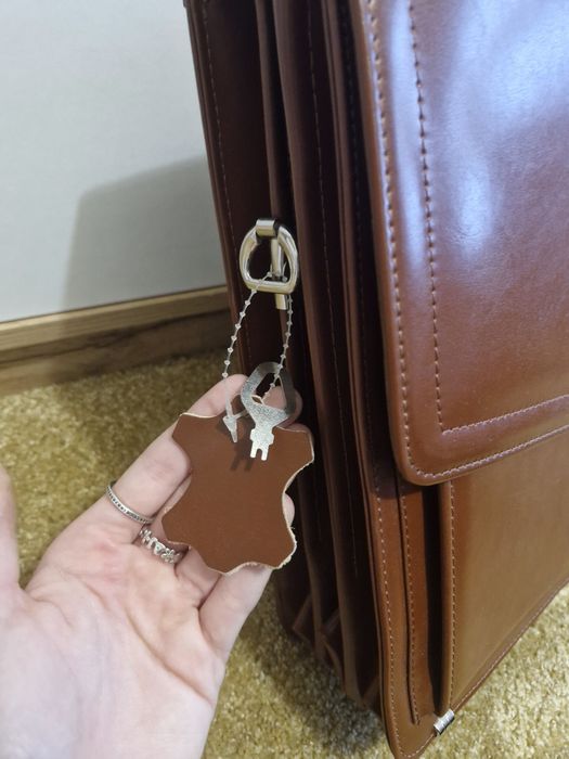 Skórzana teczka, aktówka