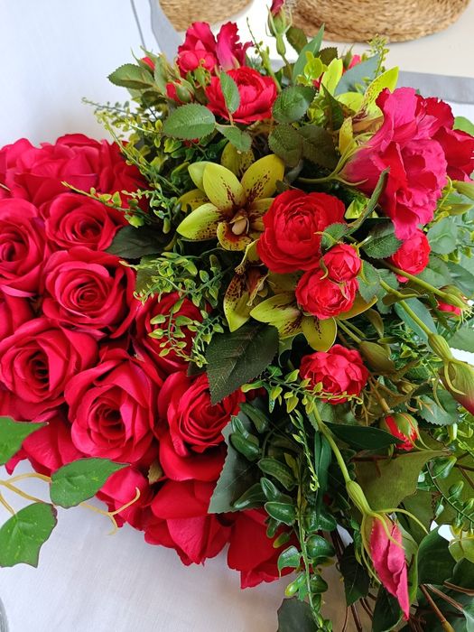 Kompozycja Nagrobna Serce Komplet na Grób Róża Eustoma Czerwona model N15
