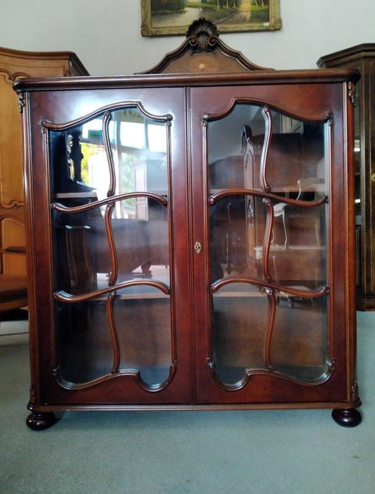 Stylowa witrynka biblioteczka barek