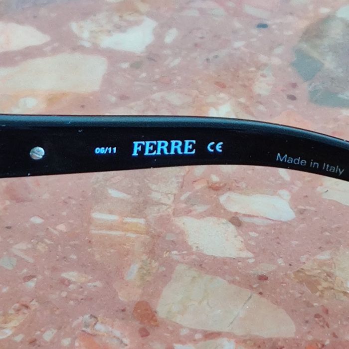 Очки солнцезащитные Ferre