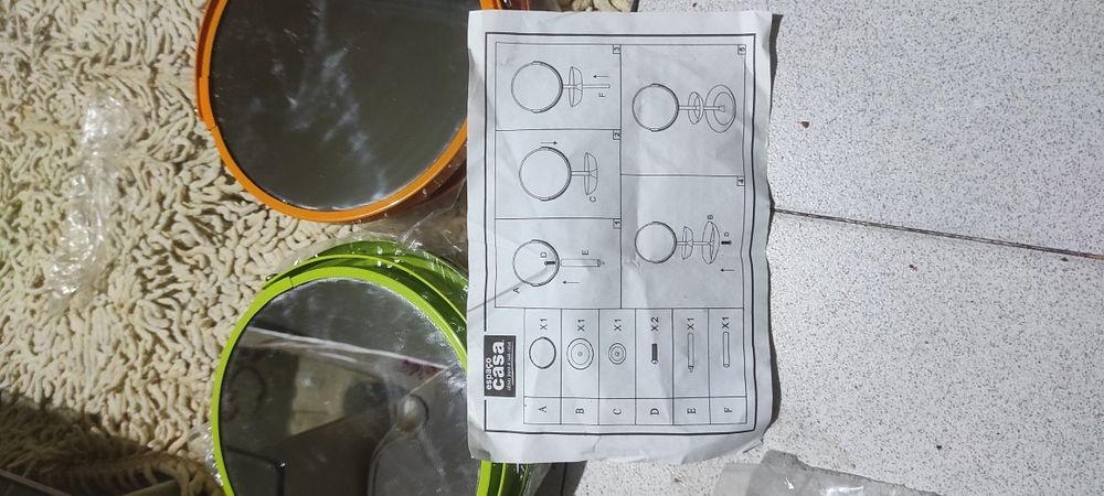 Espelho com duas taças