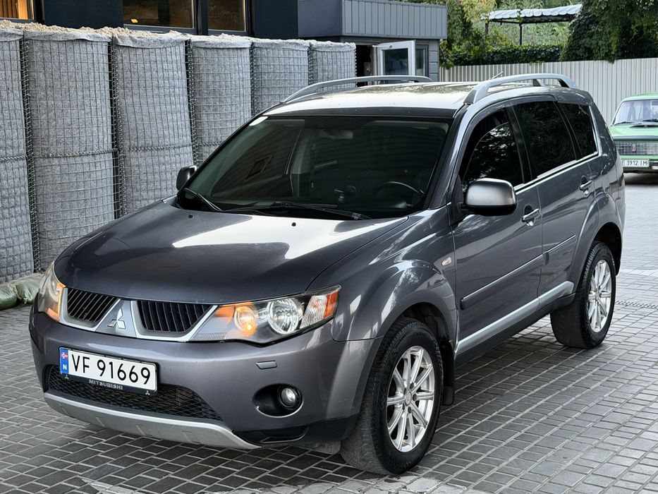 Продам Mitsubishi Outlander 2.0 турбо дизель 4х4 в идеальном состоянии