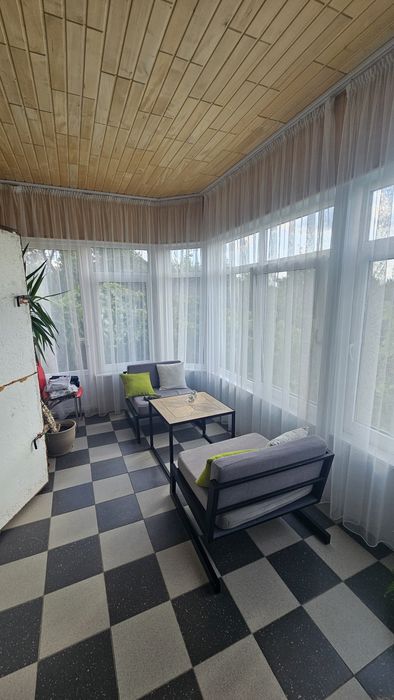 Продам заміський будинок