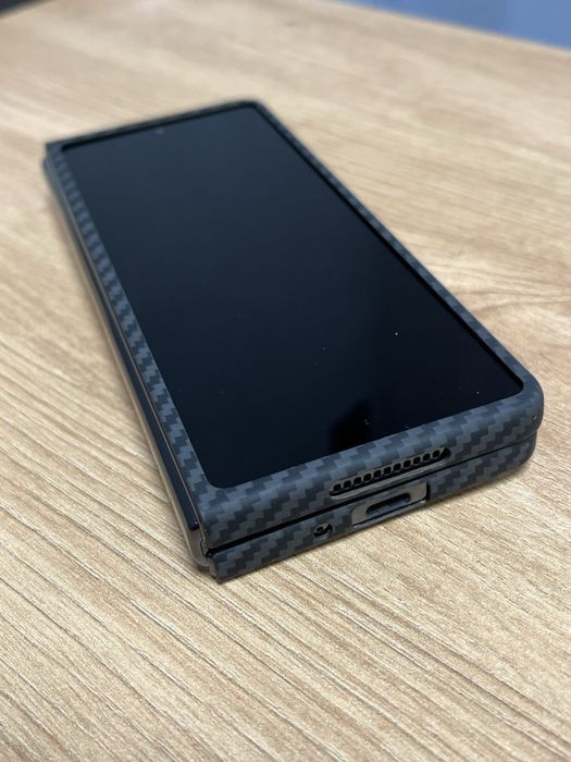 Ультратонкий карбоновый чехол Galaxy Z Fold 4