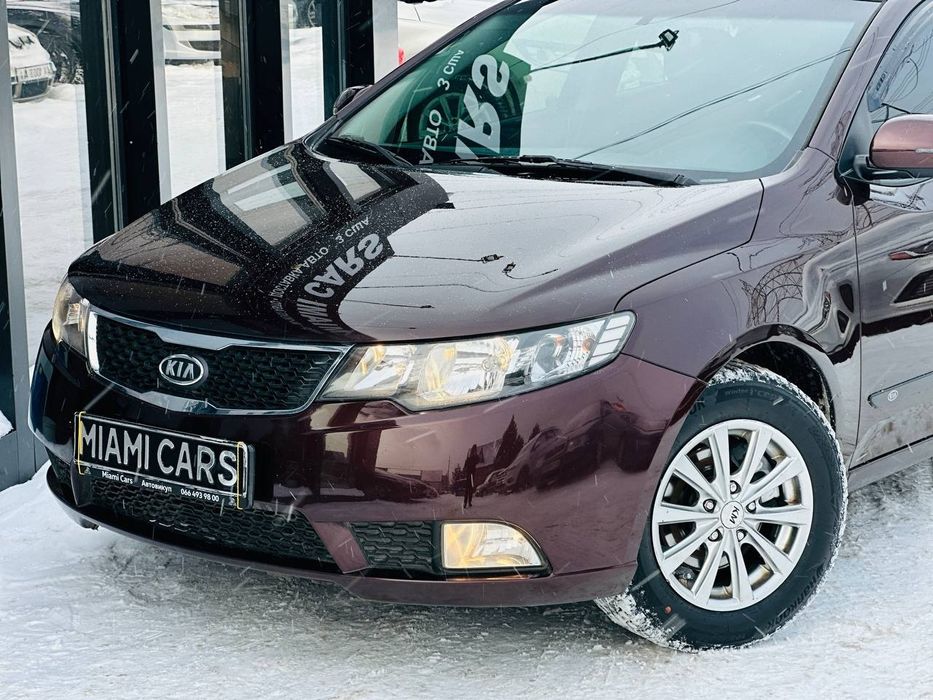 Kia Cerato 1.6 бензин   2011рік  відмінний стан від власника