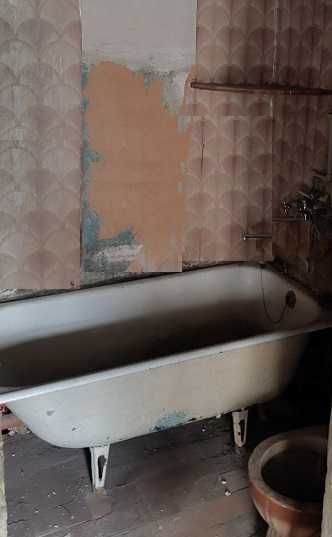 Продам 2 комнатную квартиру под ремонт в хорошем месте Требухова