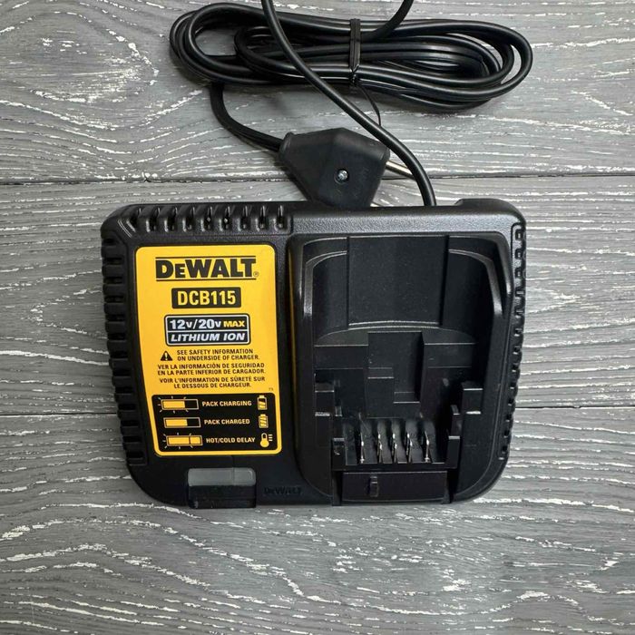Зарядний пристрій Dewalt DCB115 адаптований під 220
