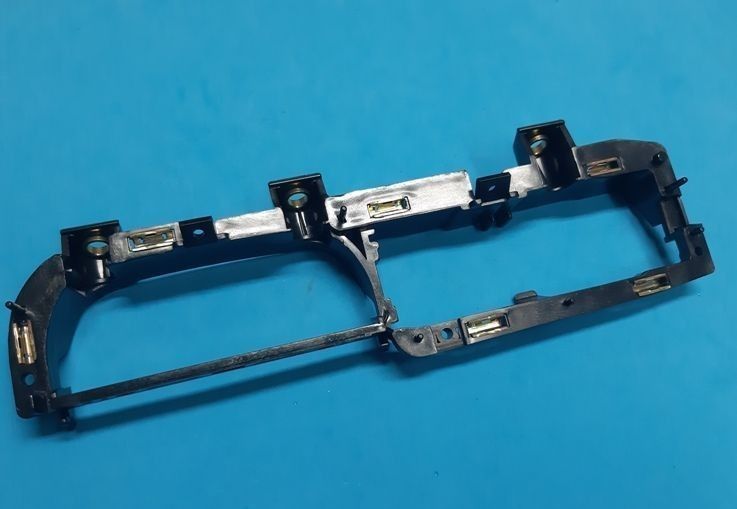 Armação moldura puxador porta  VW Passat B5 e Skoda Octavia 3B1867179