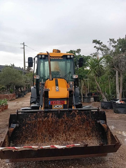 JCB 3CX SiteMaster 110 HP (2023) – Apenas 695h | Excelente Estado / Seminova