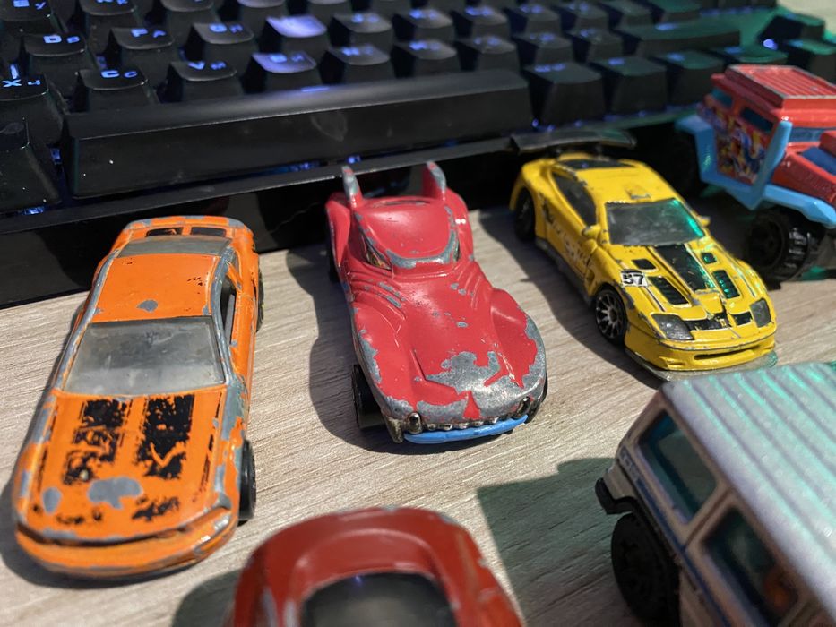 Машики HotWheels