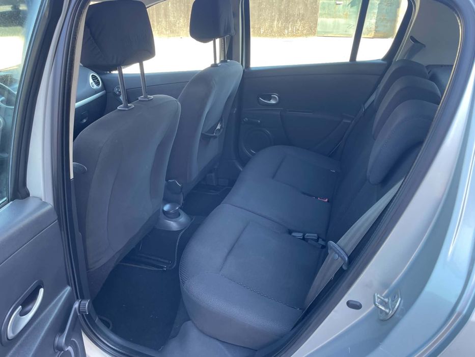 renault clio 1.2 (1 dono)