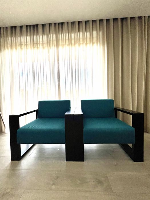 Dois Cadeiroes azul petroleo