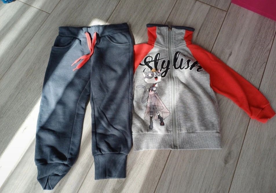 Dres dla dziewczynki r.92