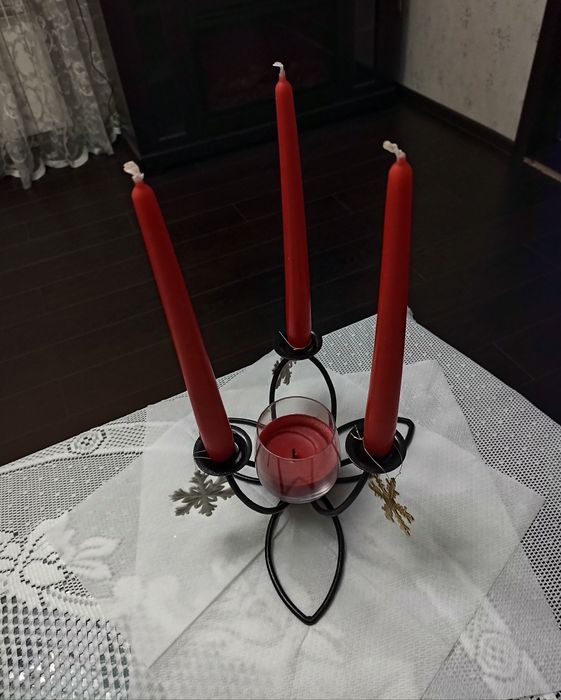 Підсвічник з металу