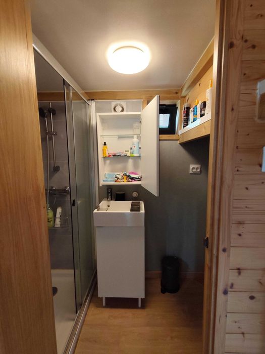 Tiny House on Wheels / Casa de Madeira Móvel com trailer