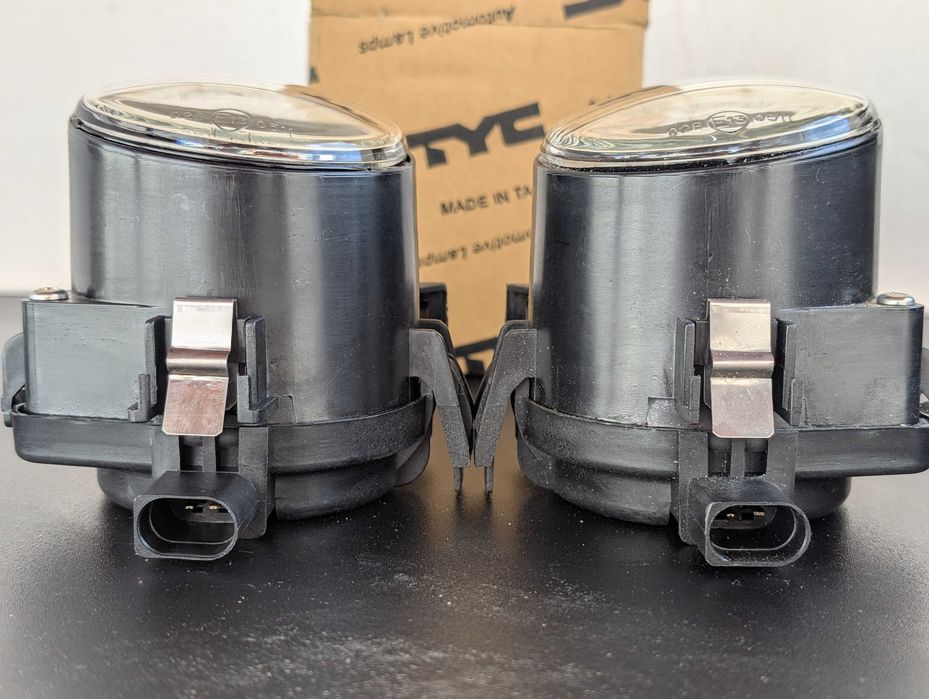 Par Faróis de Nevoeiro TYC 19-5077B / 19-5078B (Novos)