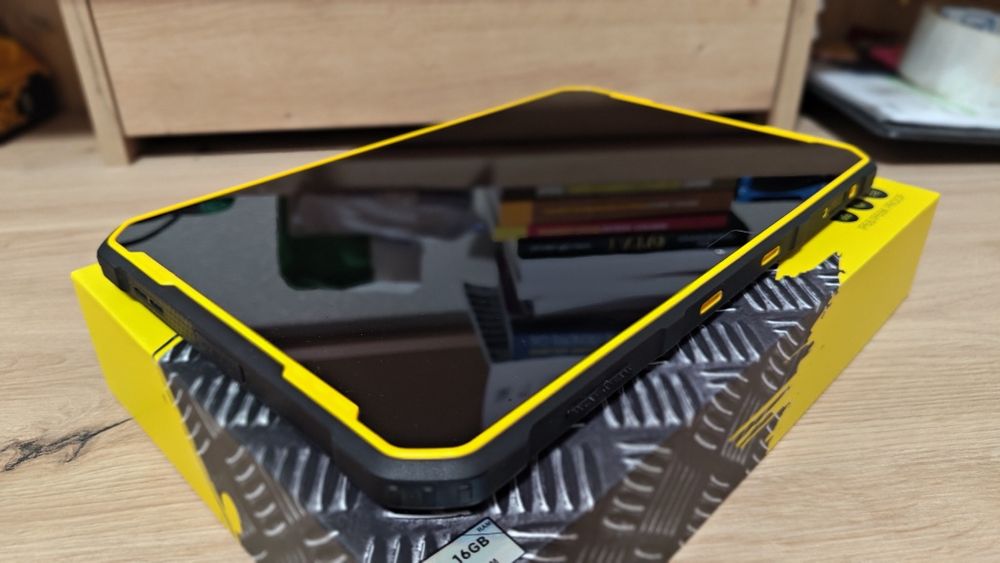 Планшет Ulefone Armor Pad 2 + Чохол