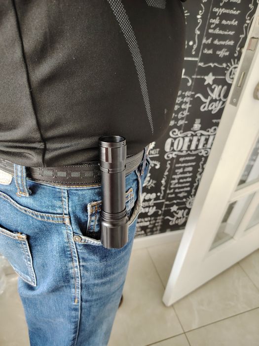 Lanterna C 38- 11 cm –  alcance 400 m.. Indicado para  Forças de segur