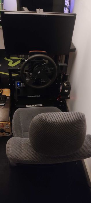 SimRacing cockpit Fanatec