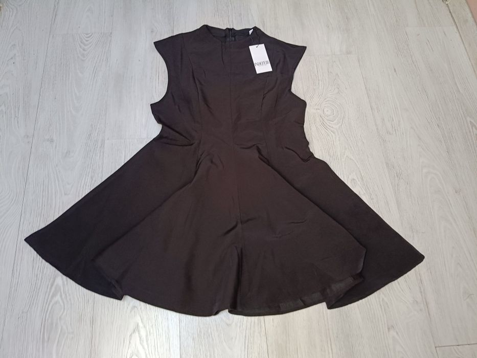 Sukienka czarna NOWA (z metką)