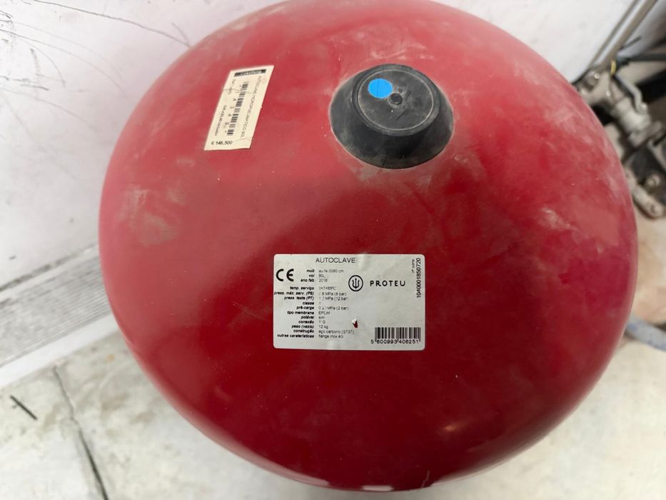 Grupo de pressão Grundfos Hydro Multi-E (2 bombas) e vaso Proteu