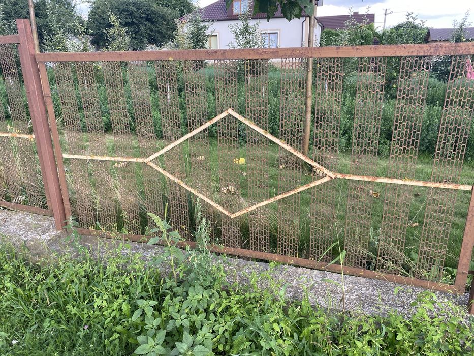 Паркан металевий,огорожа