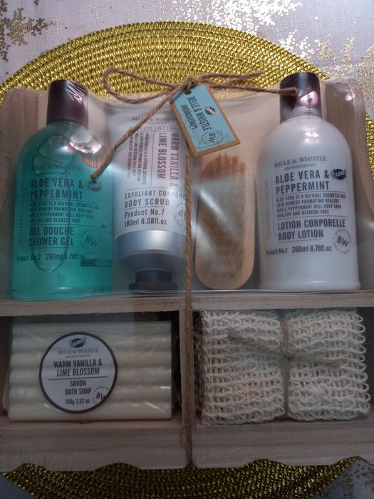 Zestaw kosmetyków Aromatherapy z półką