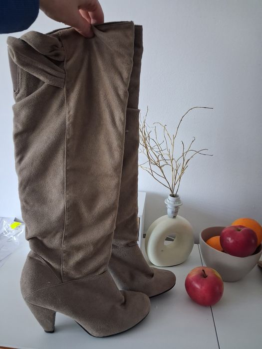 Buty zamszowe kozaki 38