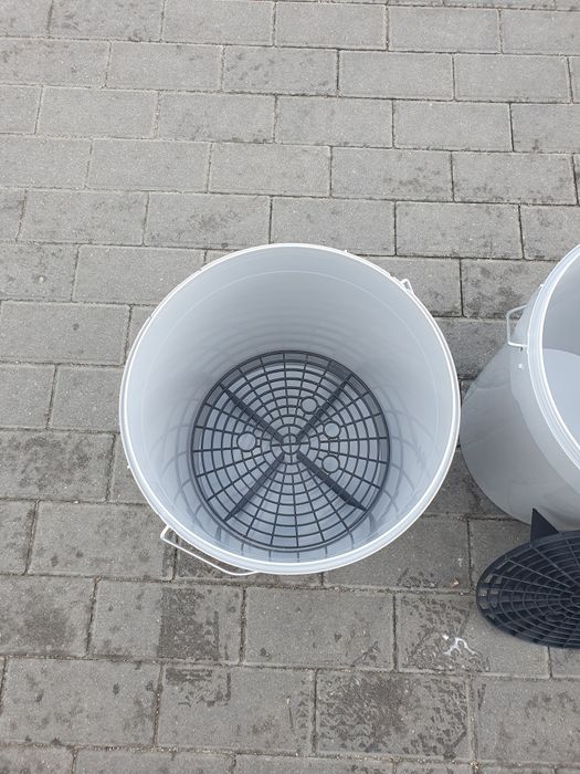 Sprzedam wiadra do mycia samochodu