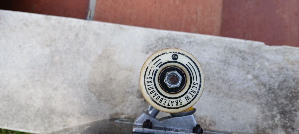 Skate screw quase novo