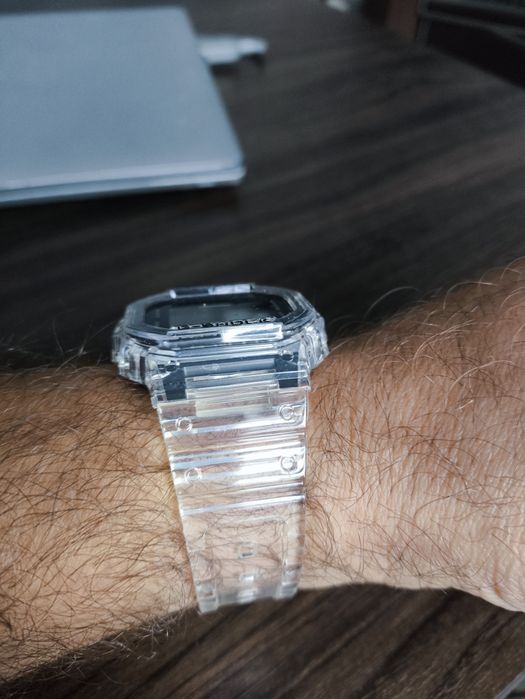 Transparentny zegarek G-shock