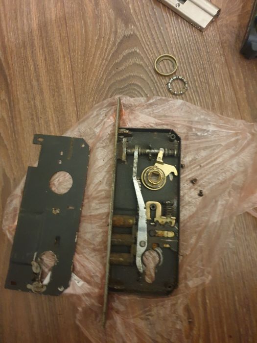 Ремонт замков,аварийное вскрытие,ремонт,реставрация,замена,двери,окна,