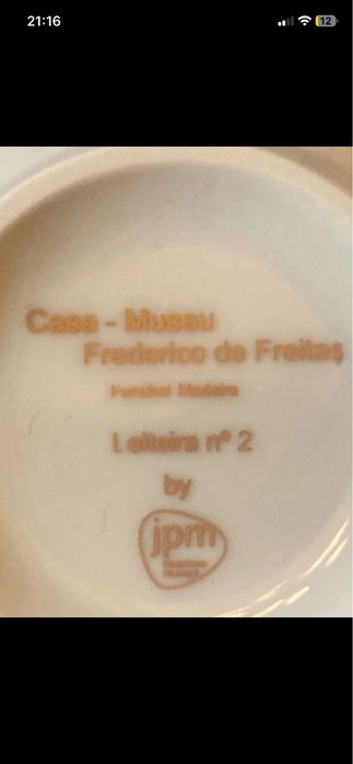 Par de duas leiteiras da Casa-Museu Frederico de Freitas,