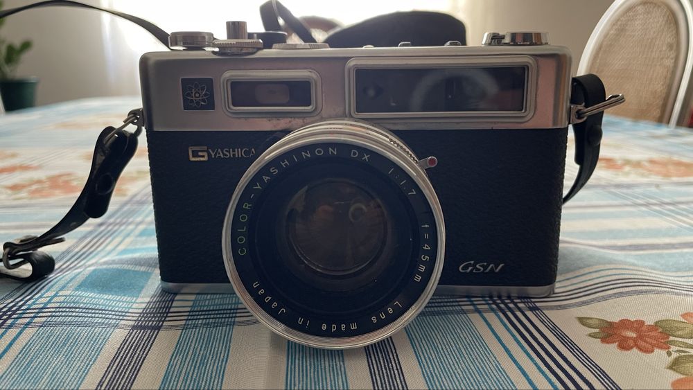 Máquina Fotográfica Yashica