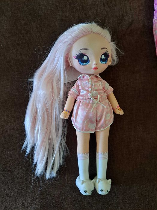 Boneca NaNaNa Surprise Teens, Mila Rose, festa de pijama