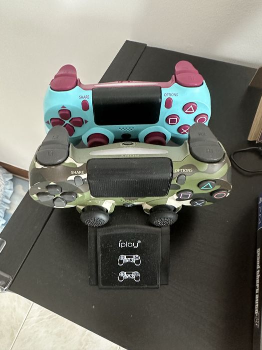 Vendo Ps4 semi-nova