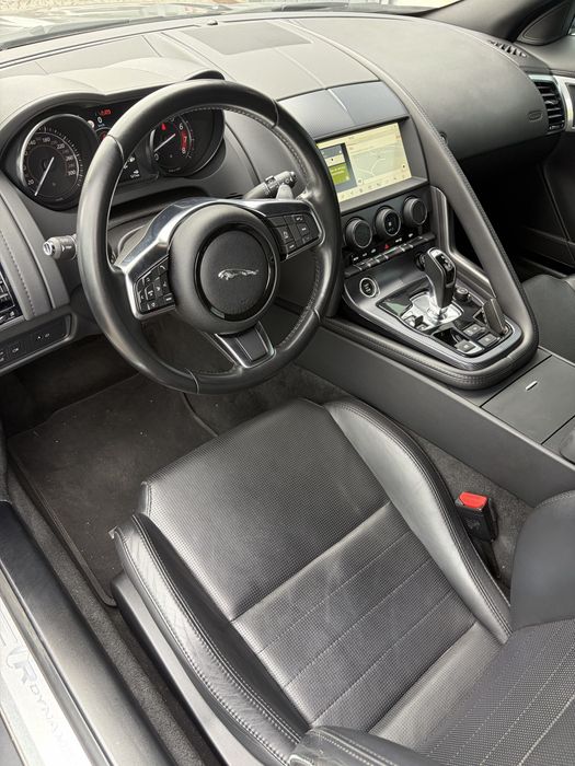 Jaguar F-Type P300 Auto R-Dynamic