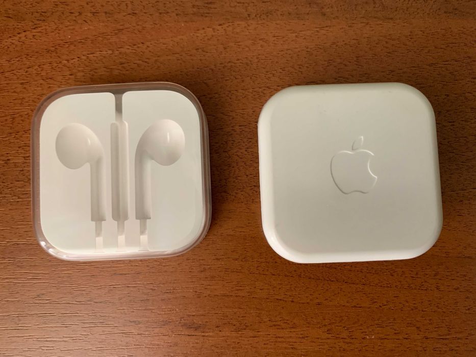 Кейс для зберігання дротових навушників Apple