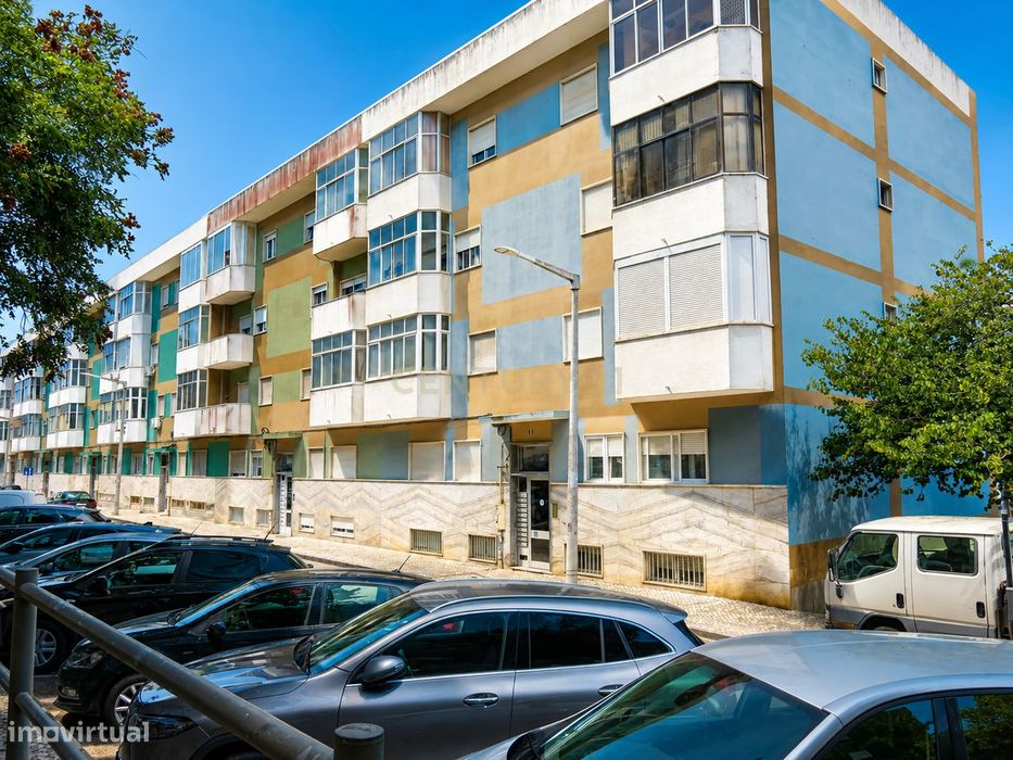 ✨ Oportunidade em Rio de Mouro – Apartamento T3 com Arrecadação ✨
