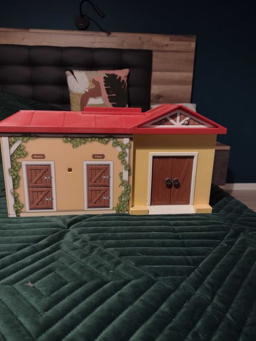 Super cena! 3 domki Playmobil z figurkami/ wyposażeniem