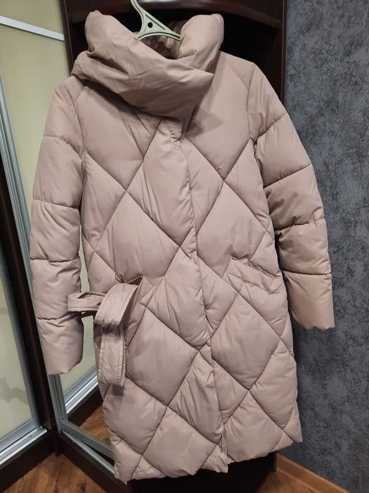 Зимова жіноча куртка