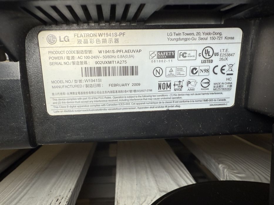 Монитор LG Flatron W1941S-PF 19"