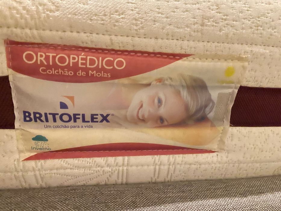 Cama Malm 140x200+ estrados+ colchão ortopédico