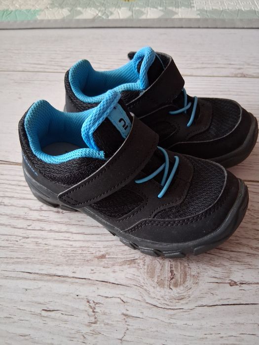 Dziecięce buty turystyczne Quechua jak nowe r. 26