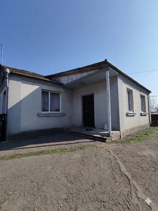 Будинок та літня кухня з газом!   С. Крилів біля Корця!Продаж під сертифікати!