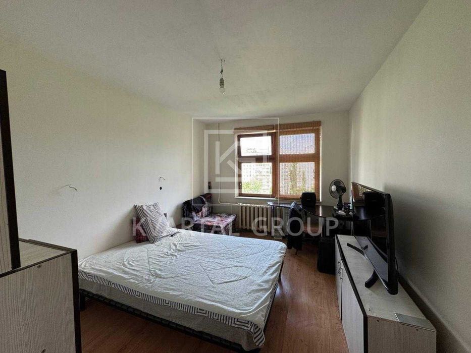 Квартира 3к, 67 м², Булаховського, мінімальне оформлення