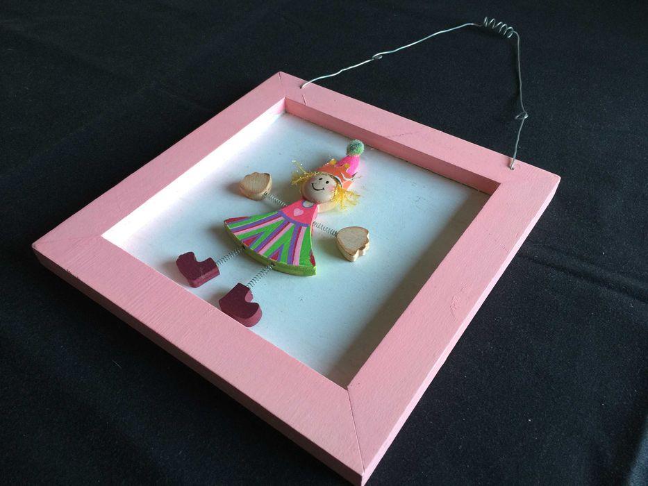 Quadro Boneca de Madeira Artesanal 20x1,5x36