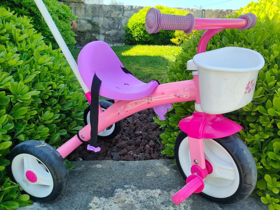 Triciclo de menina