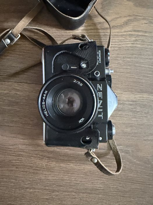 Aparat analogowy ZENIT TTL + kultowy HELIOS-44M 2/58 + skórzane etui
