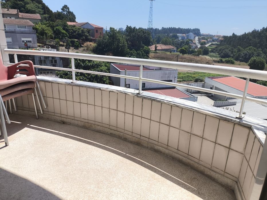 Arrendamento Quarto com varanda em Valbom